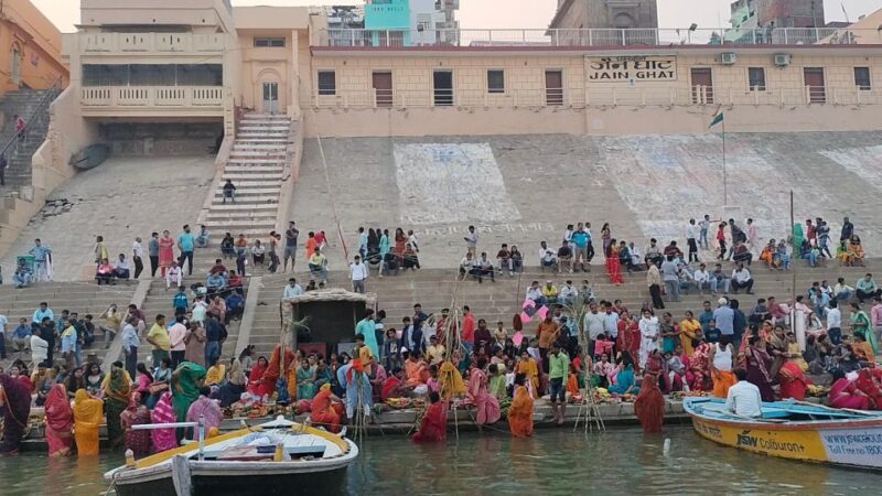 Pintu Tourist Guide in Spanish & English in Varanasi/Benares - Included and Excluded Features