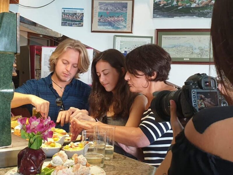 Pintxos Tour for Gourmets in the Old Town - Evening - Highlights
