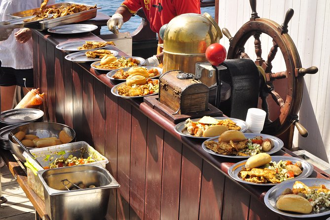 Pirate Adventure Boat Tour With Lunch in Fuerteventura - Guest Reviews and Rating