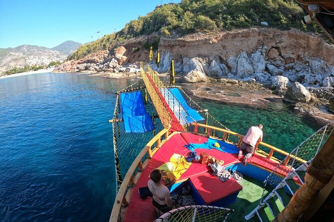 Pirate Boat Tour in Alanya: a Relaxing Day Out With Lunch - Onboard Dining Experience