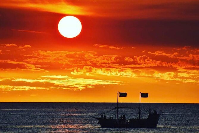 Pirate Ship Sundowner Cruise in Mandurah - Amenities