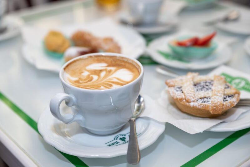 Pisa: City Sightseeing Walking Tour With Snacks and Drinks - Key Points