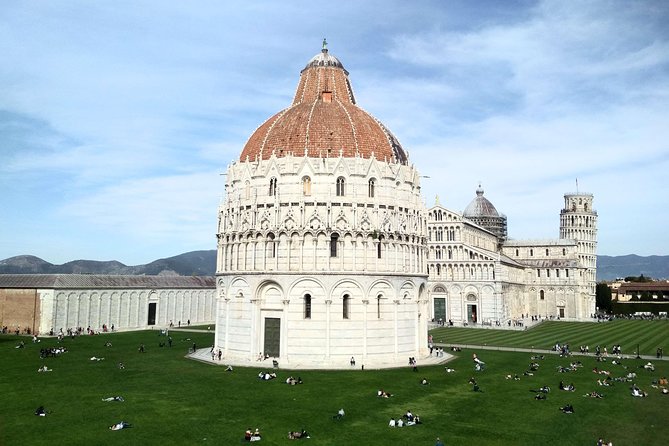 Pisa Guided Walking Tour in Miracoli Square - Included in the Tour