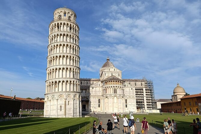 Pisa & Lucca Private Tour With Wine-Tasting From La Spezia Port - Accessibility