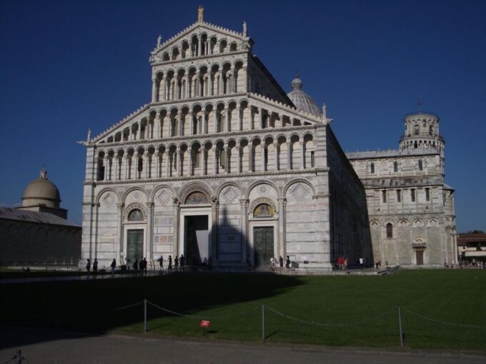 Pisa: Sightseeing Walking Tour - Discovering Architectural Wonders