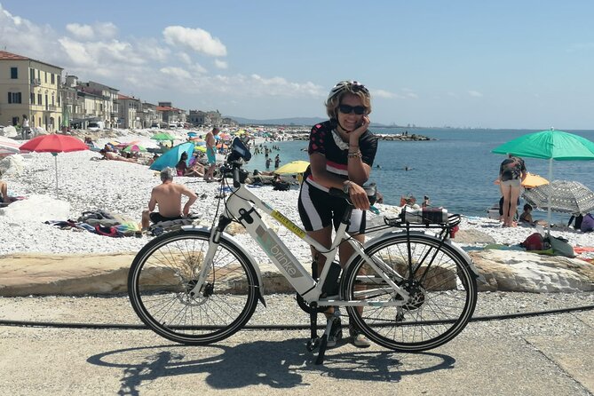 Pisa Tour by Bike : the Road to the Sea - Navigating the Navicelli Channel