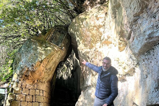 Pitigliano in the Footstep of the Etruscan: Hike and Wine Tasting - Reflections on the Shared Experience