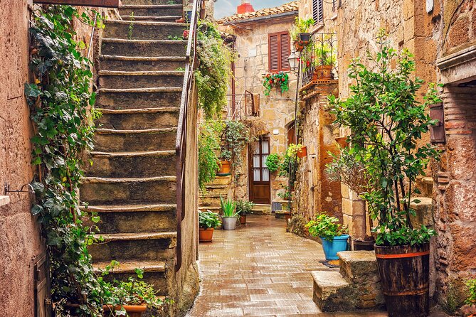 Pitigliano Private Walking Tour - Etruscan Caves and Jewish Heritage