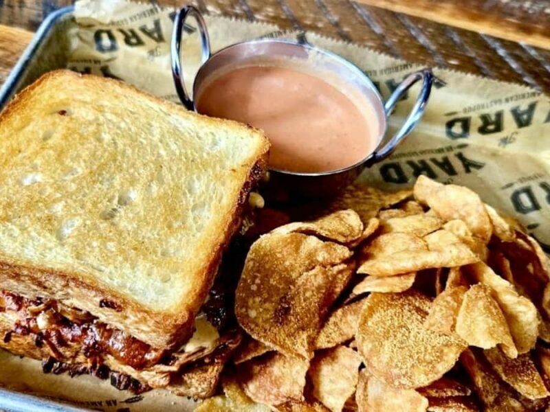 Pittsburgh: Downtown Food Tour with 6 Gems Food Tastings - Discovering Pittsburgh’s Flavors and Stories