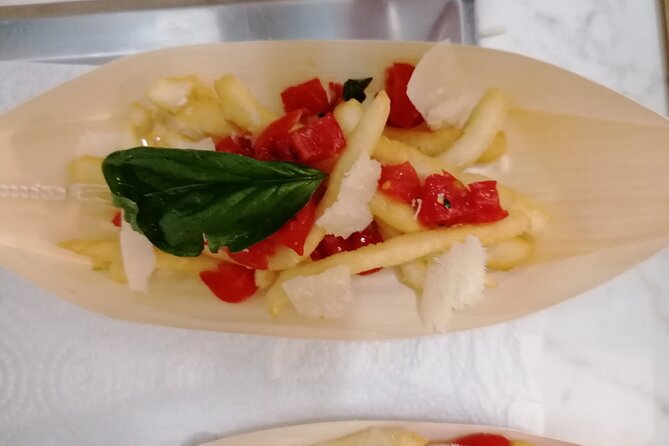 Pizza and Tiramisù Class With a Local Mum in Positano - Family Traditions and Stories