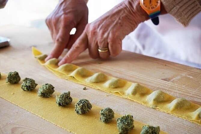 Pizza & Gelato Cooking Class in Florence - Small Groups Only - Meeting Location and Time