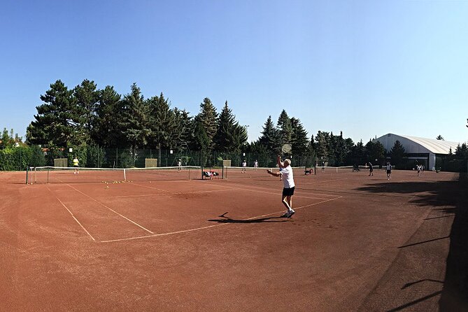 Play Super Friendly Tennis In Vienna - Transportation and Meeting Flexibility