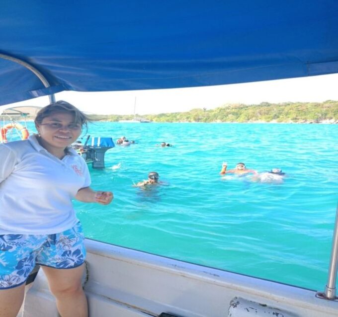 Playa Blanca: Daytour With Snorkeling and Racoon Sighting - Lunch and Culinary Offerings