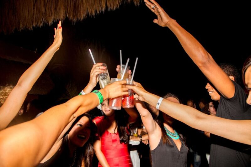 Playa Del Carmen All-You Can Drink Club/Bar Tour - Key Points