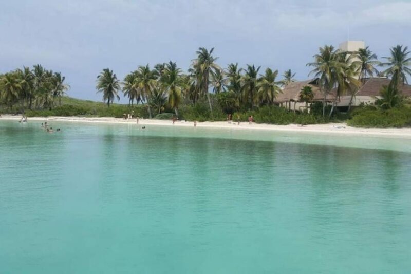 Playa Del Carmen: Isla Mujeres Catamaran Cruise With Lunch - Itinerary Highlights