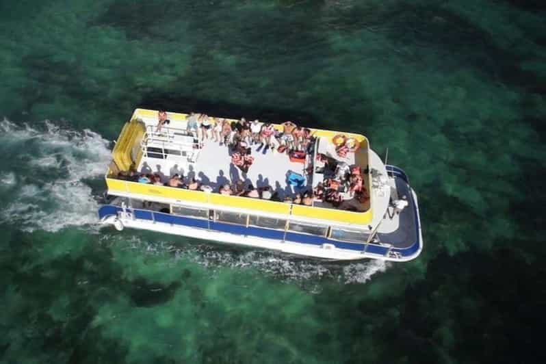 Playa Del Carmen: Isla Mujeres Unlimited Open Bar Catamaran - Onboard Experience