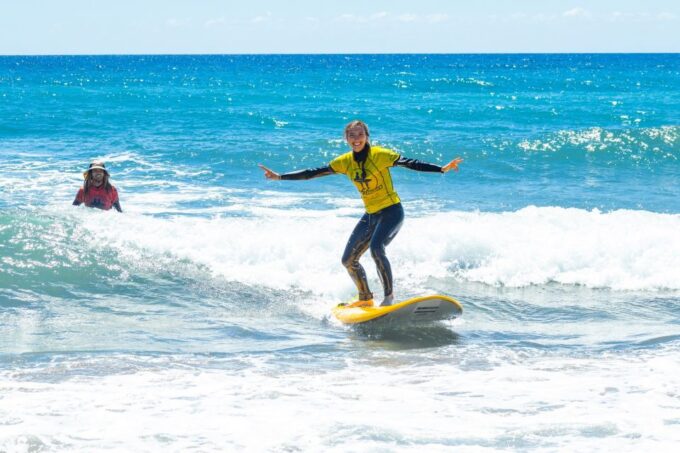 Playa Del Inglés: Surfing Class for Beginners - Surf Theory Video