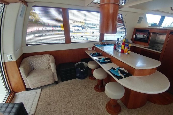Playa Mujeres Rent a Yacht 4hrs With Food and Drinks Aboard CA55 - Group Size and Accessibility