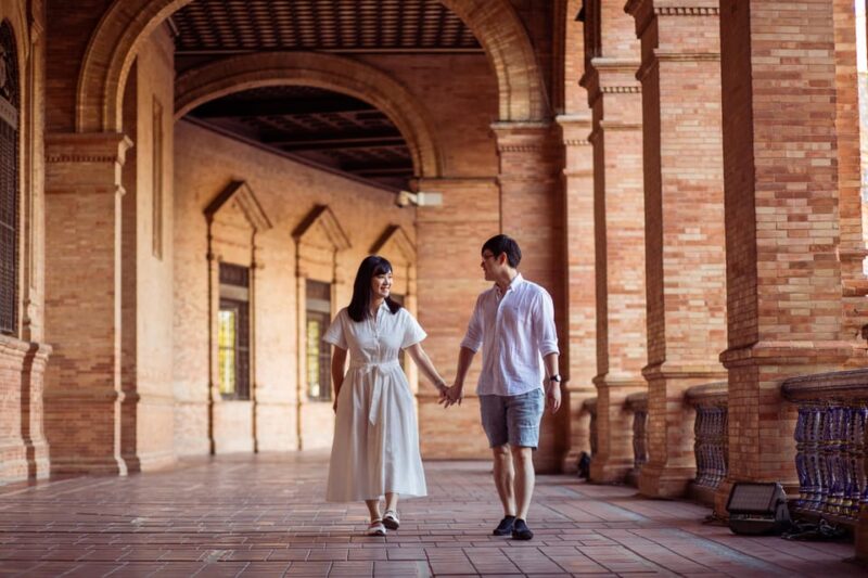 Plaza España: Captivating Portrait Photography Session - Key Points