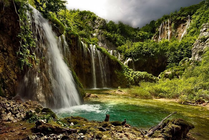 Plitvice Lakes Day Tour With Panoramic Boat Ride -Ticket INCLUDED - Experiencing the Parks Landscape