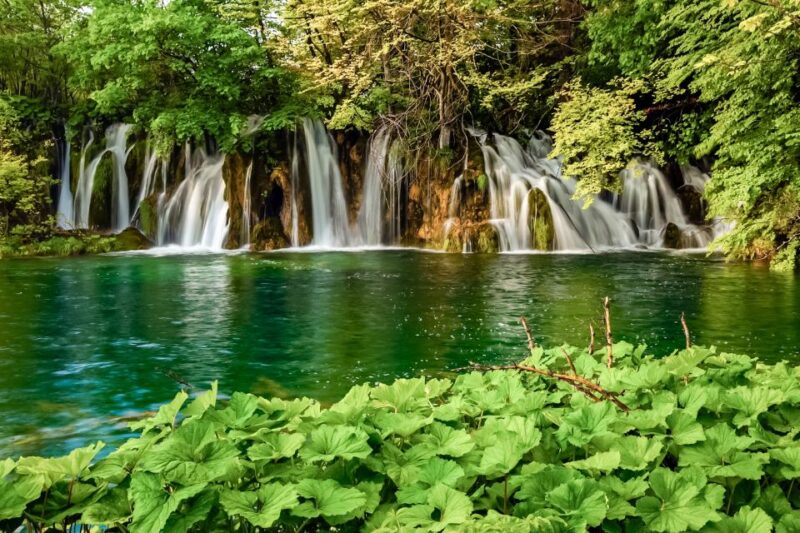 Plitvice Lakes: Guided Walking Tour and Boat Ride - Plitvice Lakes National Park