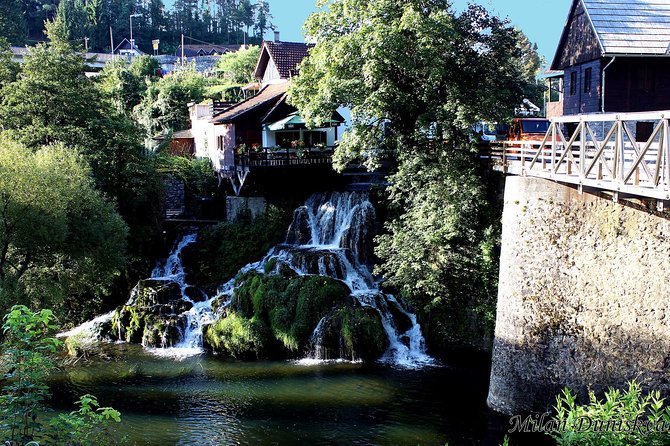 Plitvice Lakes NP and Rastoke Private Day Trip From Zagreb - Meeting and Pickup Details
