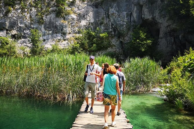 Plitvice Lakes NP and Rastoke Private Day Trip From Zagreb - Explore Plitvice Lakes National Park
