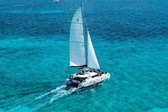 Plus Full Day Catamaran Tour to Isla Mujeres All Inclusive - Dining and Beverages