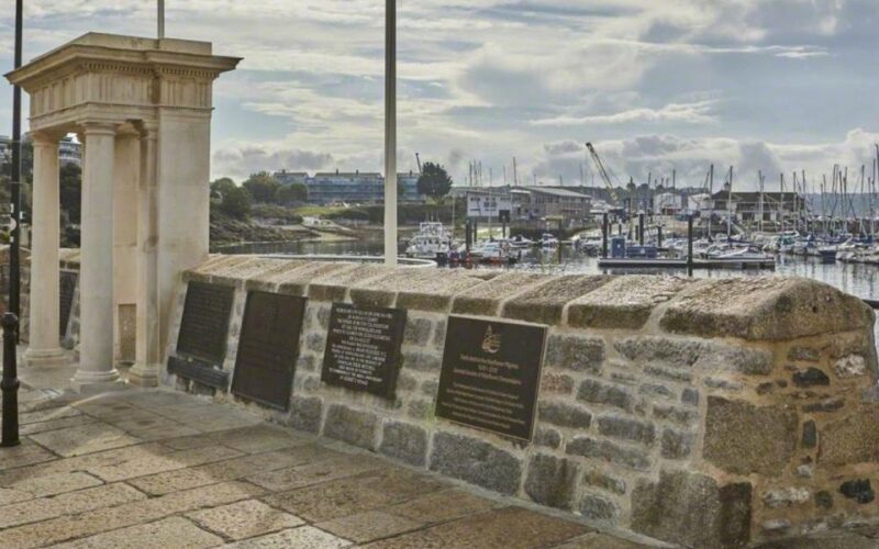 Plymouth: Self-Guided City Walk & Interactive Treasure Hunt - Accessibility and Wheelchair Considerations
