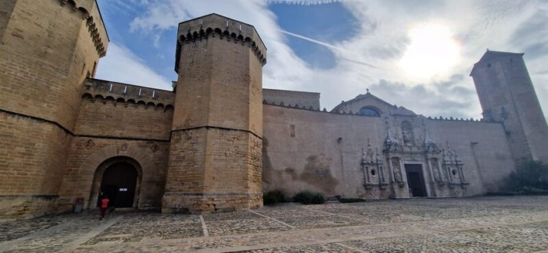 Poblet Monastery Tour - Exploring the Tomb of King Jaime I