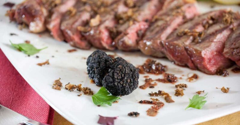 Poggibonsi: Fiorentina Steak Lunch and Wine Tasting - Pricing and Reservation
