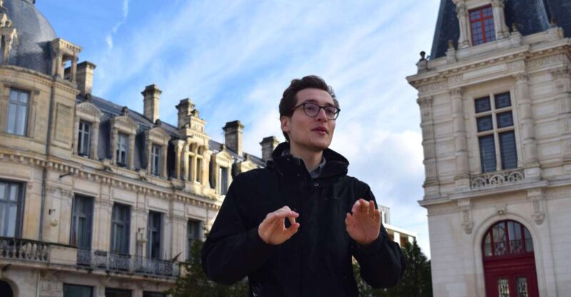 Poitiers: Guided City Walking Tour - Discover Secret Streets and Alleys