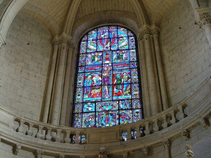 Poitiers: Powerful Women Walking Tour (Joan of Arc Etc.) - Exploring Poitiers Rich History