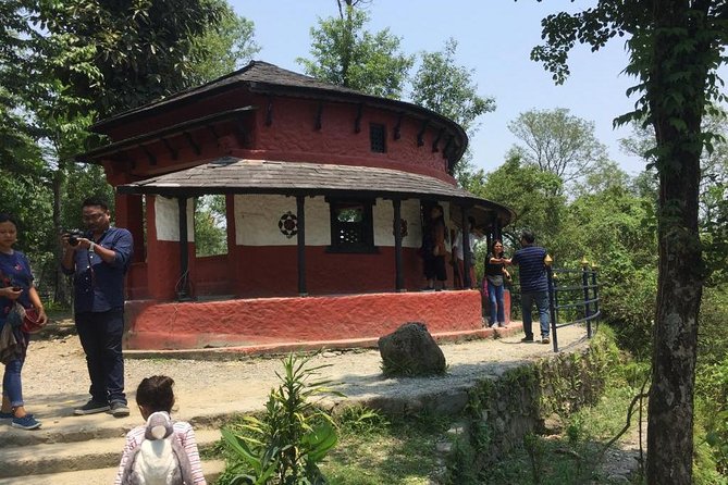 Pokhara: Guided Places of Ineterst Tour by Private Car - Begnas Lake and Local Cuisine