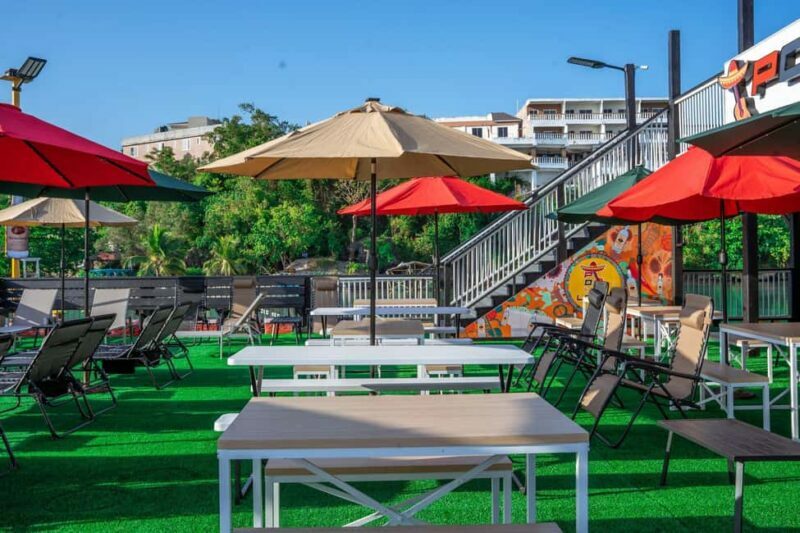 Poko Loko Floating bar: Morning Splash Montego Bay - Key Points