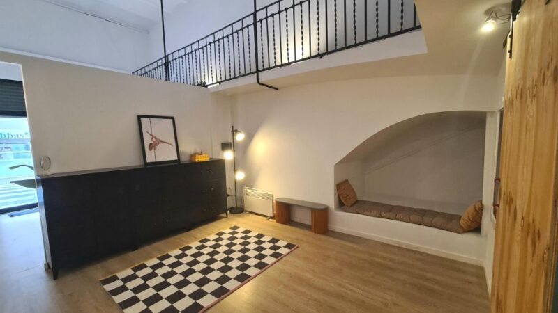 Pole Dancing Class - Beautiful Studio Location