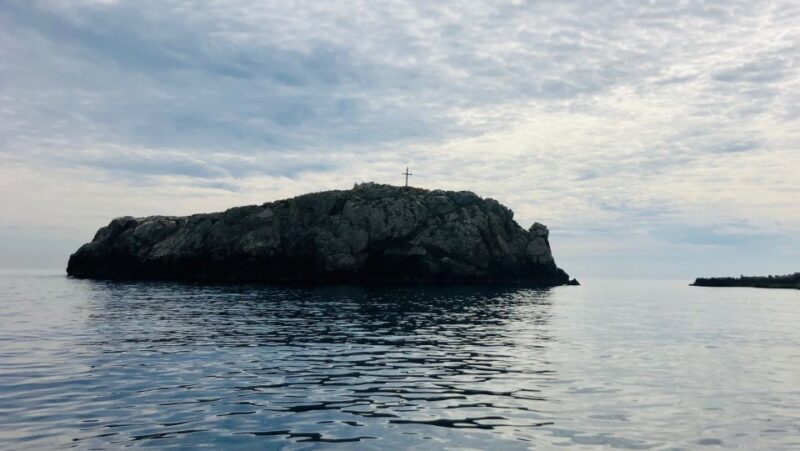 Polignano a Mare: Boat Trip, Swim & Cave With Aperitif - Explore Sea Caves