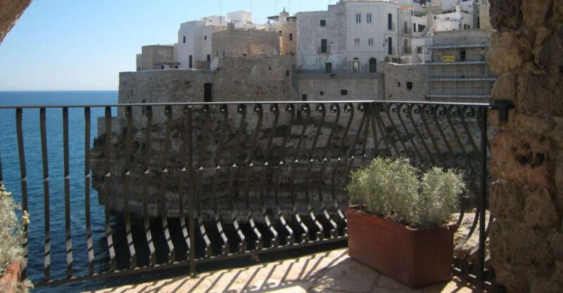 Polignano a Mare Walking Tour With Special Coffee Tasting - Experience Highlights