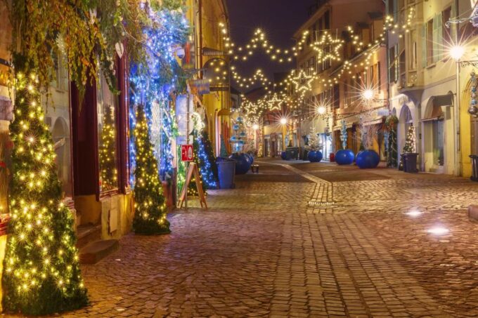 Polignano's Christmas Charm: A Festive Coastal Walk - Live Tour Guide Availability
