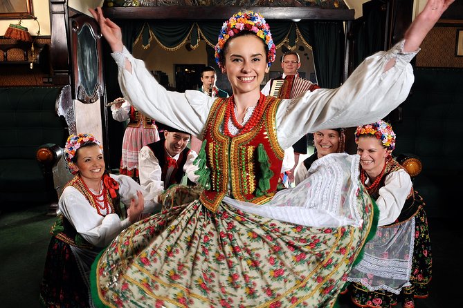 Polish Folk Show With 3 Course Dinner in Krakow Legendary Restaurant - Included Amenities