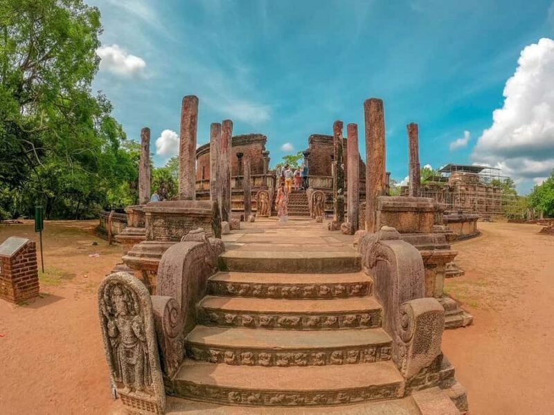 Polonnaruwa Ancient City & Minneriya Safari Combo Tour - Detailed Breakdown of the Experience