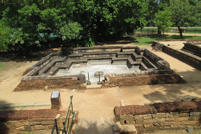 Polonnaruwa Day Tour From Kandy - Parakrama Samudraya