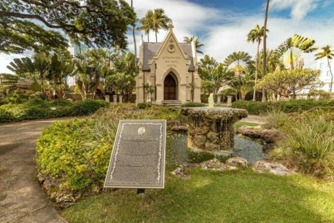 Polynesian Cultural Center and Pearl Harbor Tour - Documentary Film Footage