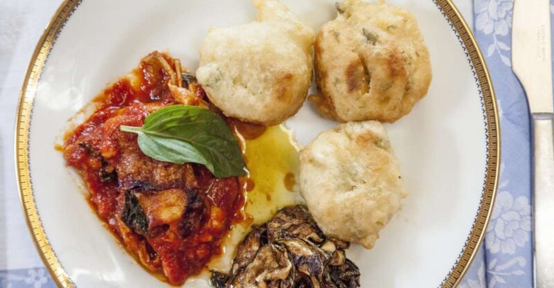 Pompei: Dining Experience at a Locals Home - Meal Details