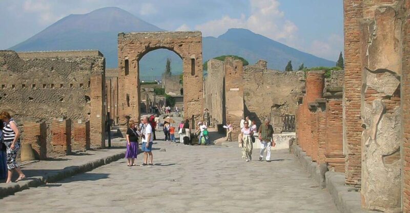 Pompei: Pompeii Private Tour With Skip-The-Line Entry - Tour Experience and Highlights