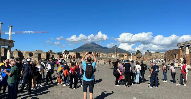 Pompeii: 1 Hour With the Expert Local Guide - Key Points