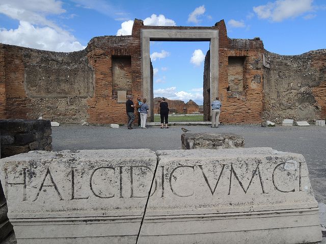 Pompeii: 2-Hour Private Guided Tour - Roman Life in Ruins