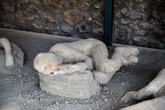 Pompeii 2 Hrs Private Walking Tour With an Archaeologist-Skip the Line Included - What to Expect on the Tour