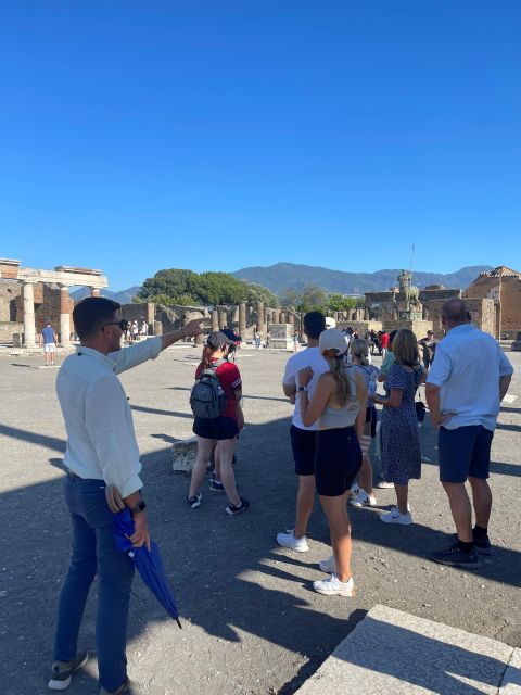 Pompeii 3h: Private Guided Tour With a Local Expert Guide - Knowledgeable Local Guides