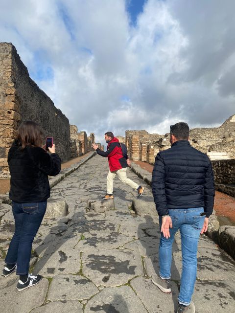 Pompeii 3h: Private Guided Tour With a Local Expert Guide - Cancellation and Payment Policy